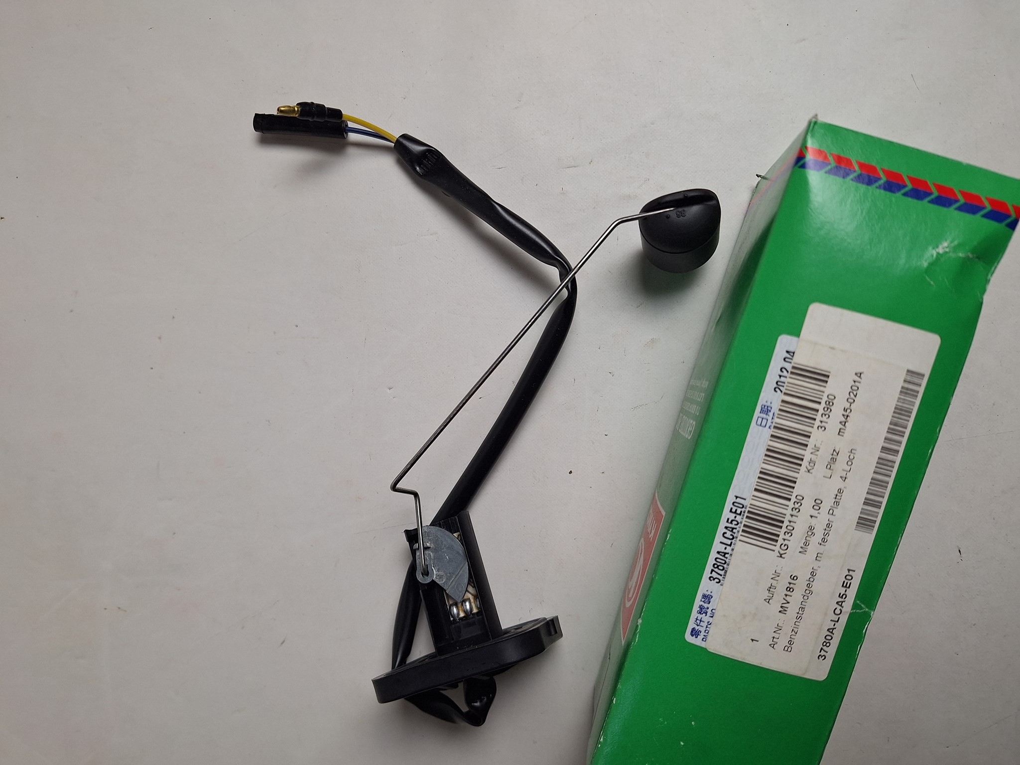 Picture of Kymco  MXU300 4T EUROII  BENZINHAHNGEBER  3780A-LCA5-E01